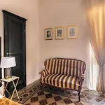 Donna Maddalena 4*