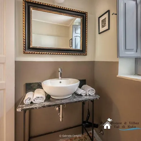 Donna Maddalena Bed and breakfast 4*